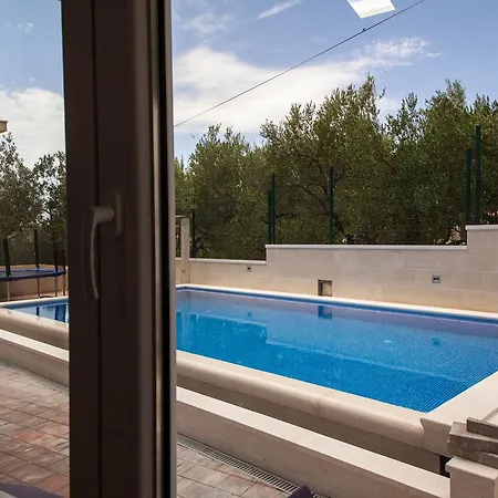 Ivka * マカルスカ