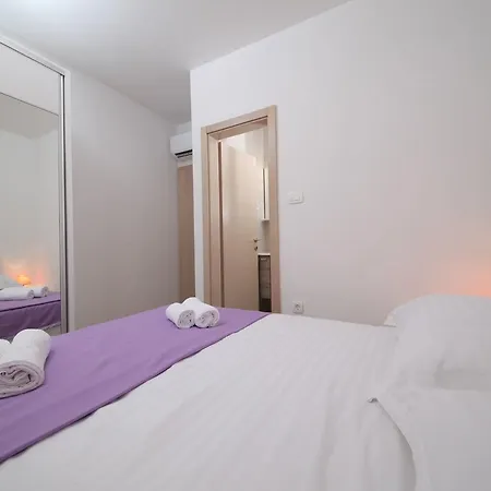 Ivka Apartment *