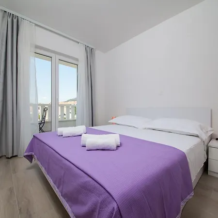 Ivka Apartment *
