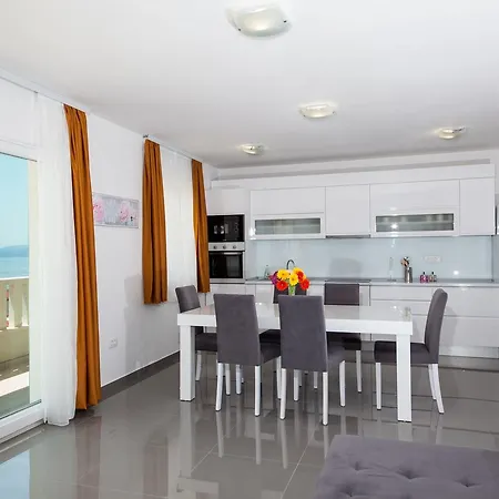 Ivka * マカルスカ