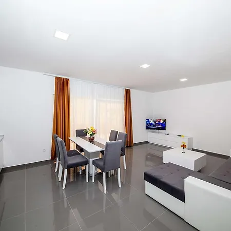 Ivka Apartment