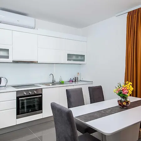Ivka Apartment *