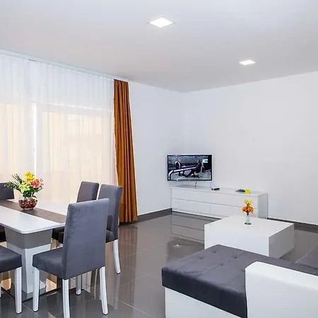 Ivka Apartment *